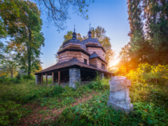 Cerkiew św. Dymitra w Piątkowej latem